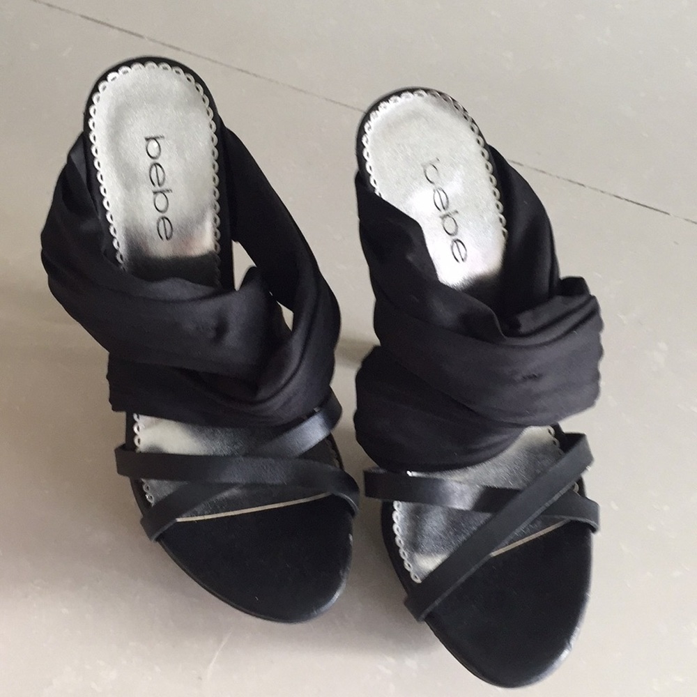 Bebe. Black 6” platform heel